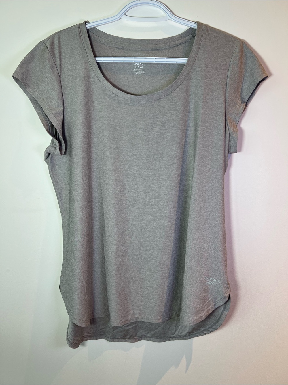 Reebok Women’s Large Grey Scoop Neck Performance Tee